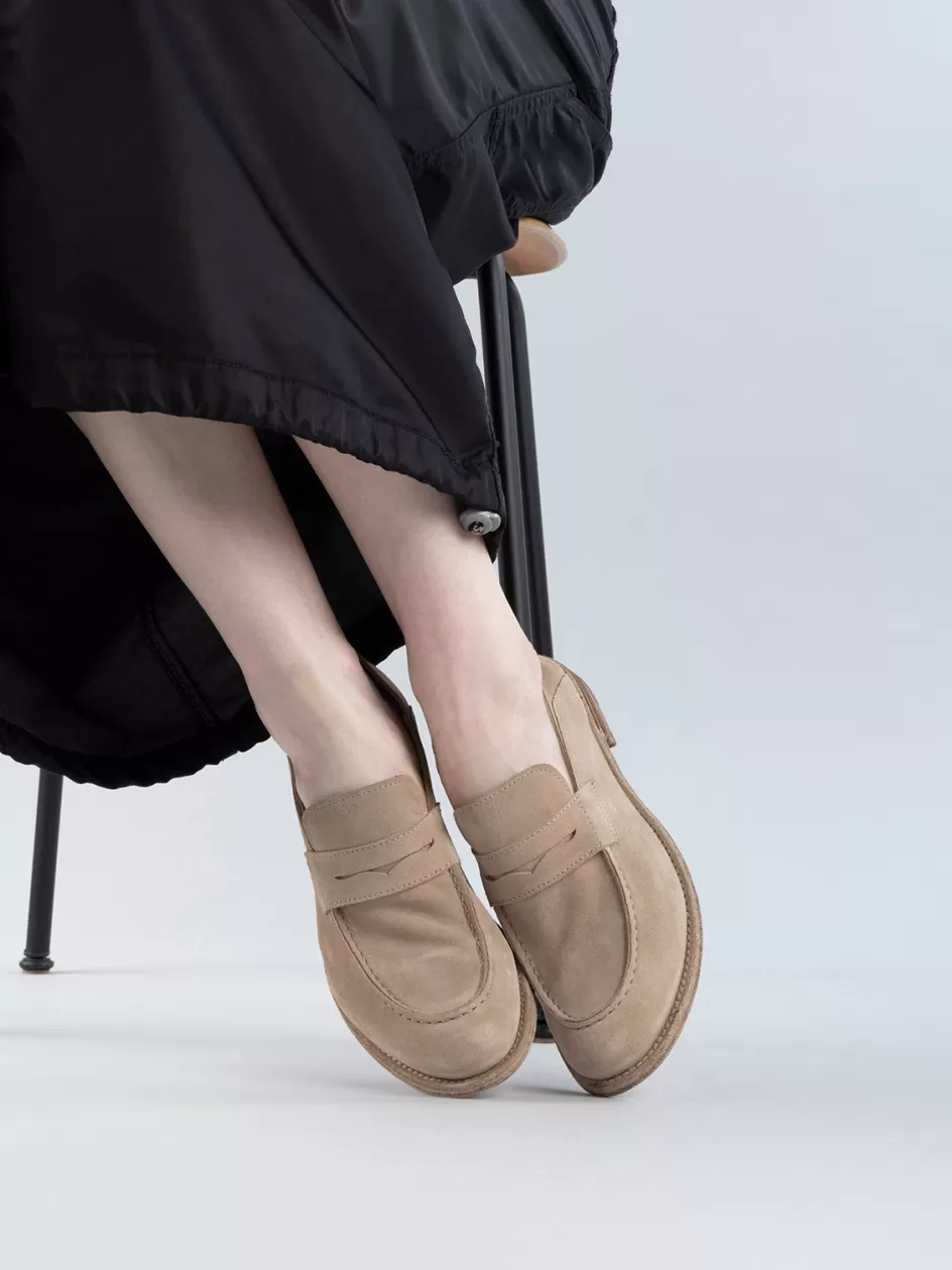 lexikon_516__ivory_suede_loafers_103074.webp Officine Creative Suede Selection | Icons>LEXIKON 516 - Ivory Suede Loafers NUDE SPRING